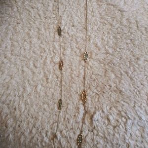 Long dainty  lauren conrad necklace !